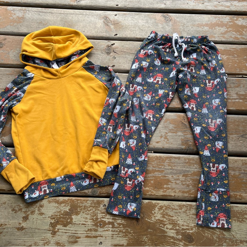 Bumblito Matching Gnome Hoodie & Joggers Set - Size 5/6
